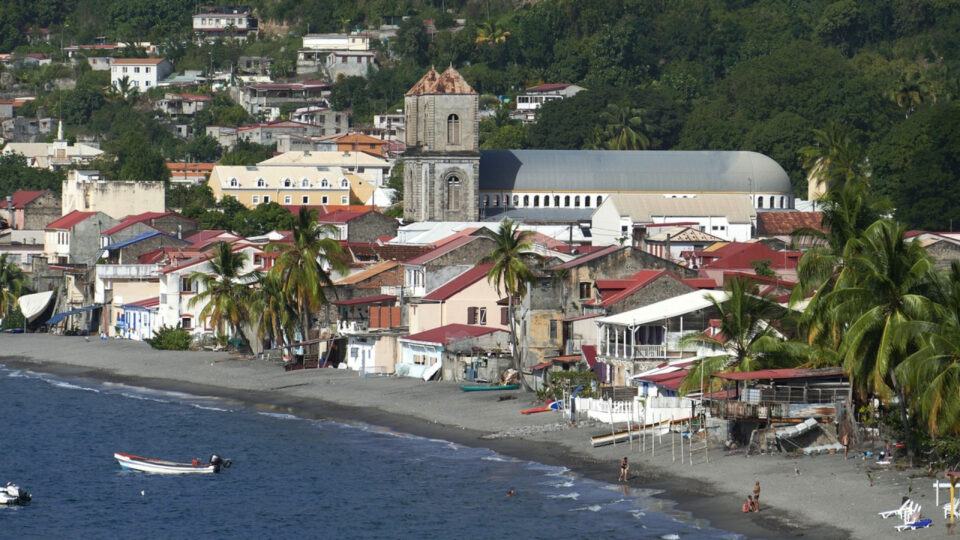 Louer une voiture pour explorer la Martinique à votre guise